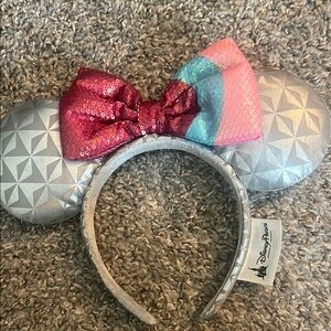 Disney Epcot Bubblegum Wall Ear Headband